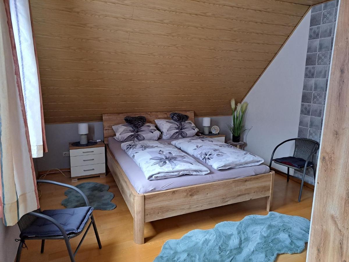 Ferienwohnung Sonja Mit Garten Und Freisitz Steinwiesen Екстериор снимка