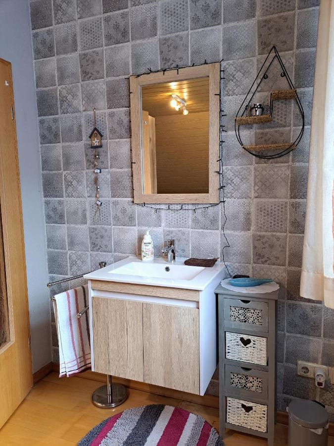 Ferienwohnung Sonja Mit Garten Und Freisitz Steinwiesen Екстериор снимка
